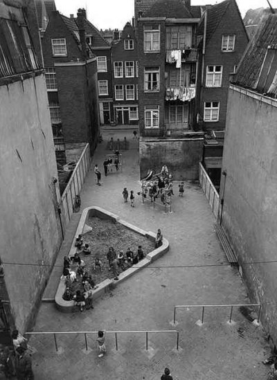 Aldo van Eyck : the playgrounds and the city / edited by Liane Lefaivre, Ingeborg de Roode ; texts, Rudi Fuchs ... [et al.].